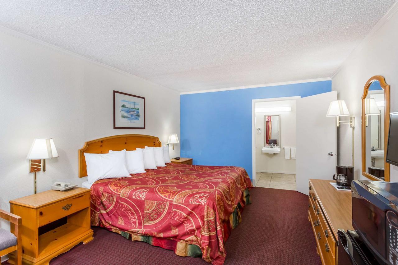 Days Inn By Wyndham Summerton Extérieur photo