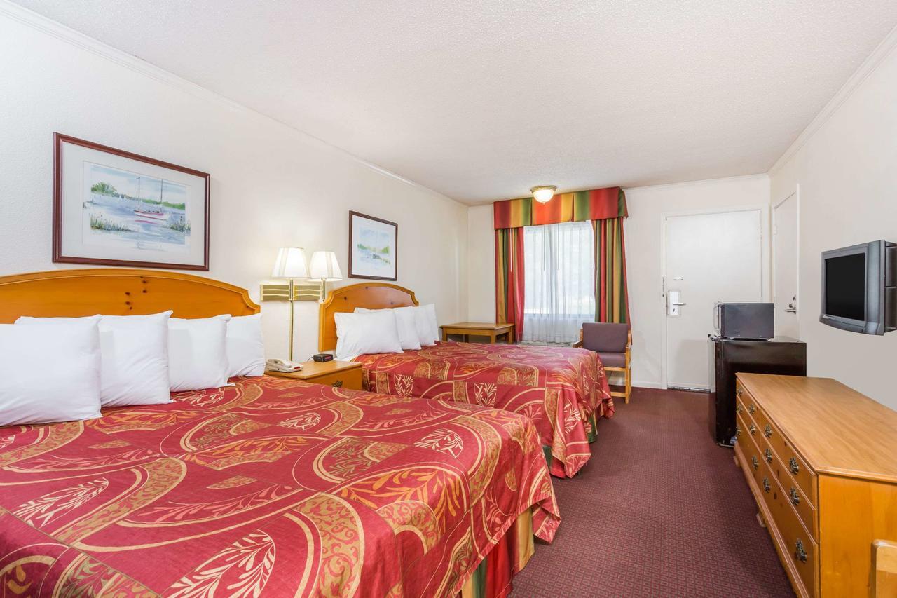 Days Inn By Wyndham Summerton Extérieur photo