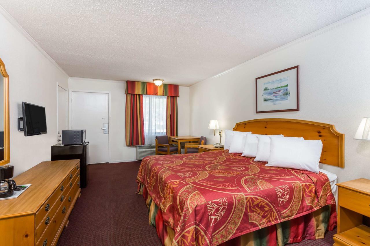 Days Inn By Wyndham Summerton Extérieur photo