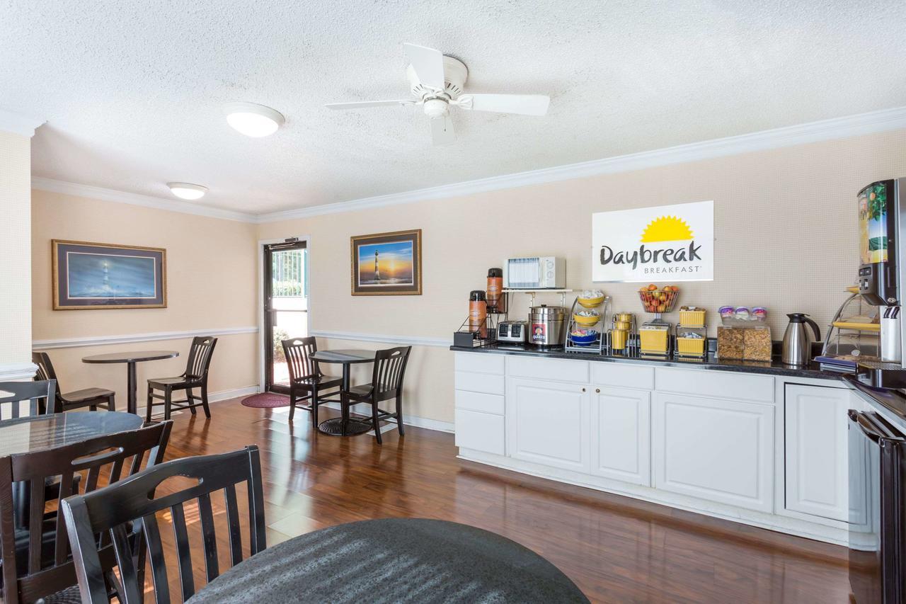 Days Inn By Wyndham Summerton Extérieur photo